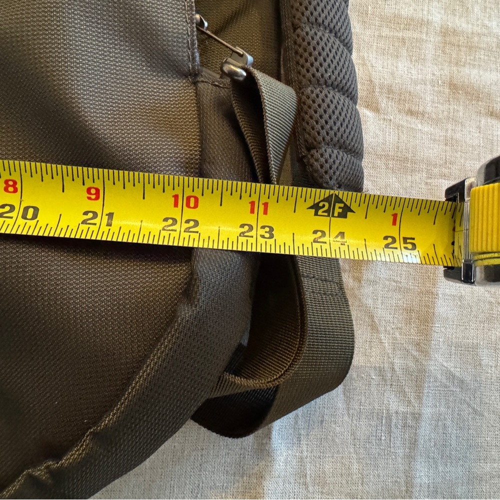 Briggs & Riley Travelware Transcend Bi-fold Garment Bag - Picture 11 of 14
